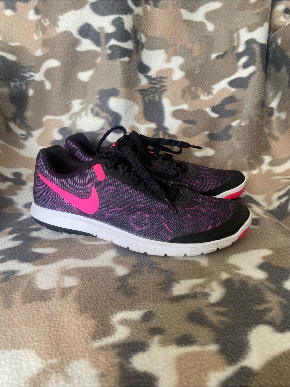 Nike Women's Flex Experience RN 5 Premium Running Shoes Black Pink Size 7.5.